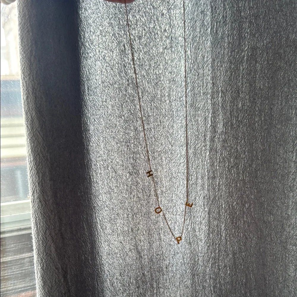 Elegant Gold Necklace - Picture 3 of 3